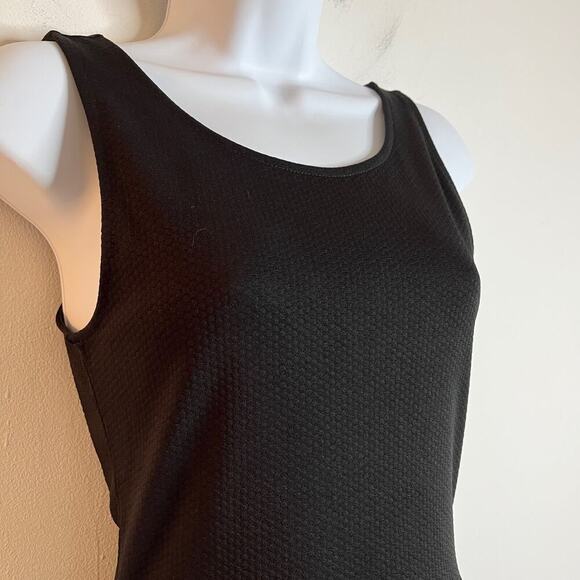 Divided H&M Women's Dress 4 Black Fit & Flare Cut Out Back Textured Sleeveless - Picture 3 of 7